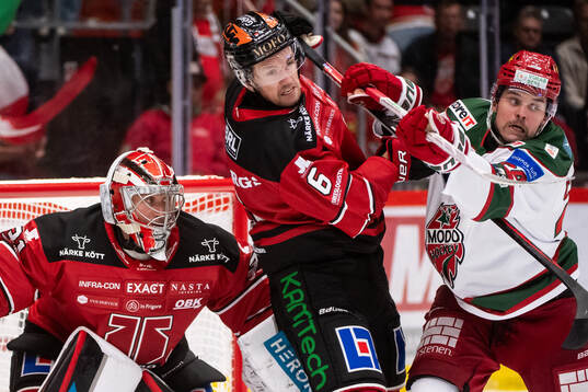MoDos Måns Carlsson mot Örebros Filip Berglund och