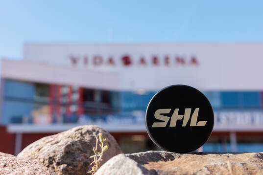 Matchpuck utanför Vida arena