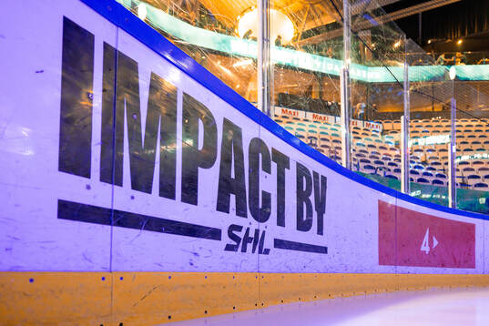 SHL logo på sarg