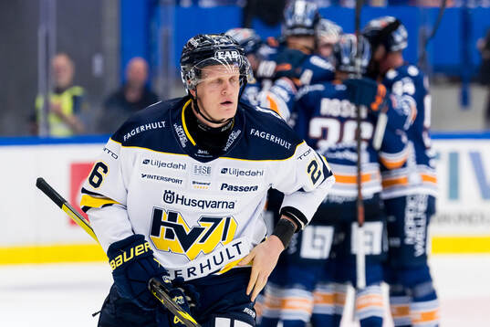 HV71s Tommi Tikka deppar