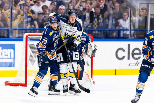 Växjös Sebastian Strandberg och HV71s Tommi Tikka