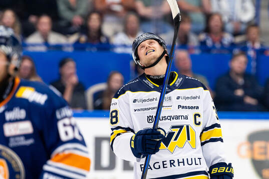 HV71s Olle Alsing deppar