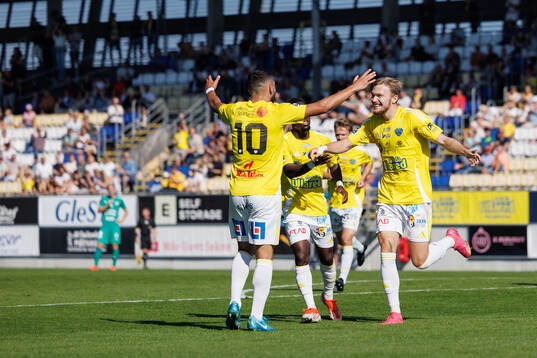 Falkenbergs Hugo Tilly jublar