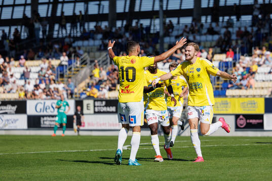 Falkenbergs Hugo Tilly jublar