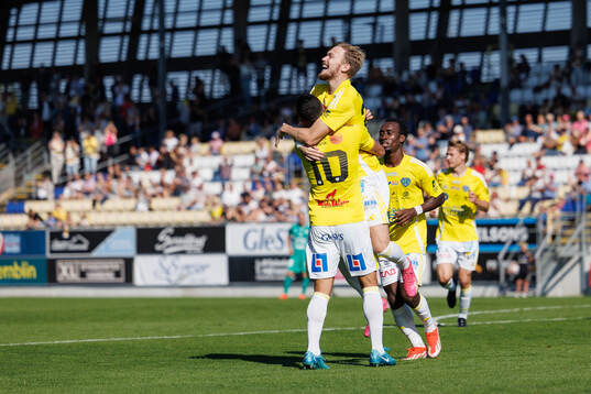 Falkenbergs Hugo Tilly jublar