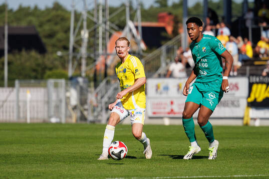 Falkenbergs Linus Borgström och Ljungskiles Adrian Helm