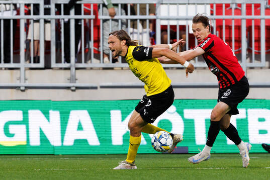 Mjällbys Tom Pettersson och Brommapojkarnas Alex Timossi