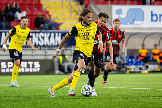 Mjällbys Tom Pettersson och Brommapojkarnas Alex Timossi