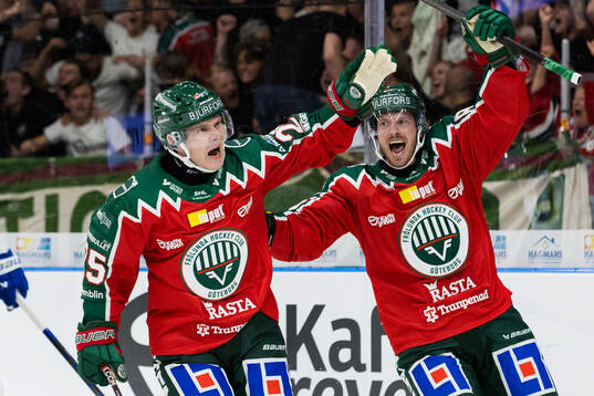 Frölundas Arttu Ruotsalainen jublar