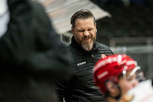 Troja/Ljungbys tränare Jens Gustafsson deppar