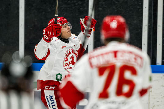 Troja/Ljungbys Jonathan Wikström jublar