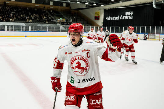 Troja/Ljungbys Dennis Fröland jublar