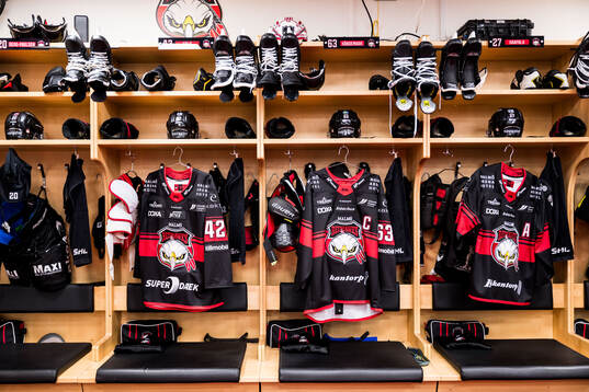 Tröjor i Malmö Redhawks omklädningsrum