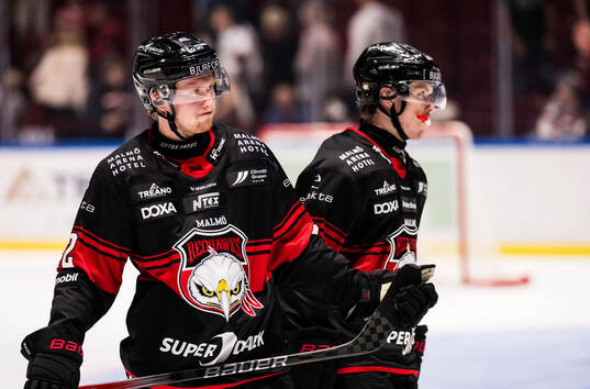 Malmö Redhawks Robin Salo och Linus Öberg deppar