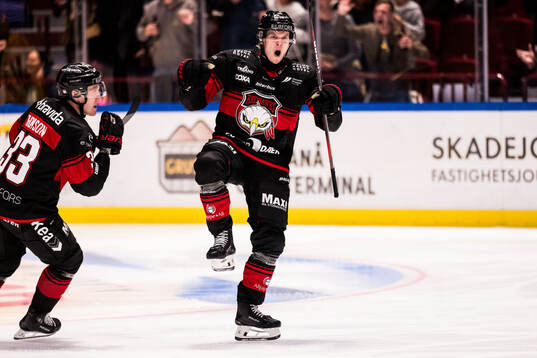 Malmö Redhawks Joona Ikonen jublar