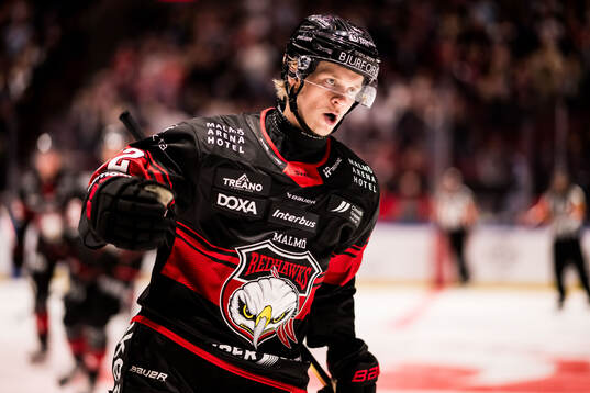 Malmö Redhawks Joona Ikonen jublar