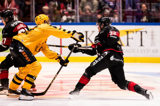 Malmö Redhawks Joona Ikonen gör 2-1 målet