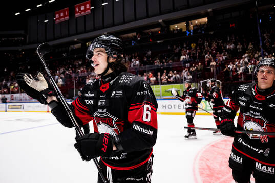 Malmö Redhawks Dominik Badinka jublar
