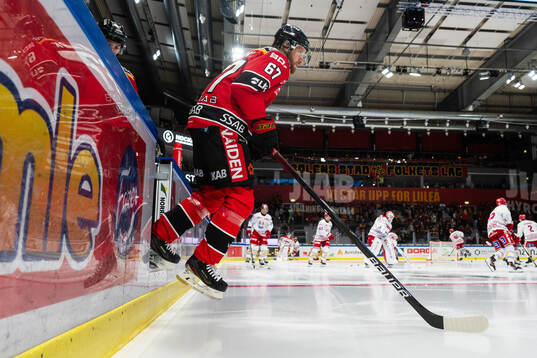 Luleås Linus Omark kliver på isen