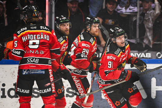 Luleås Brian O'neil jublar