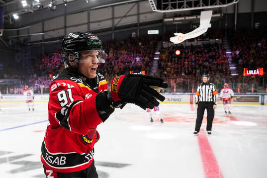 Luleås Brian O'neil jublar