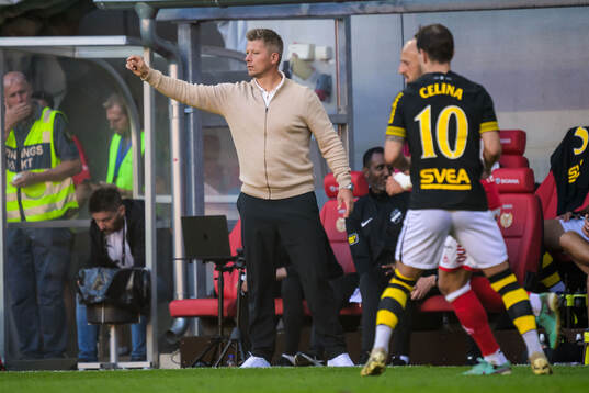 AIKs tränare Mikkjal Thomassen