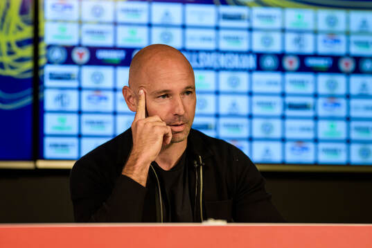Kalmars tränare Stefan Larsson deppar