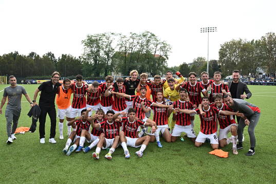 Maximilian Ibrahimovic of AC Milan celebrates with team