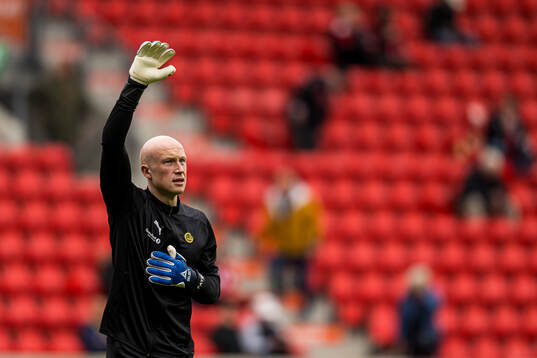 Julian Faye Lund of Bodø/Glimt warms up