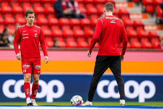 Sander Erik Kartum of Brann warms up