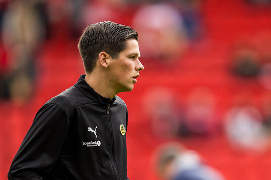 Sondre Brunstad Fet of Bodø/Glimt warms up