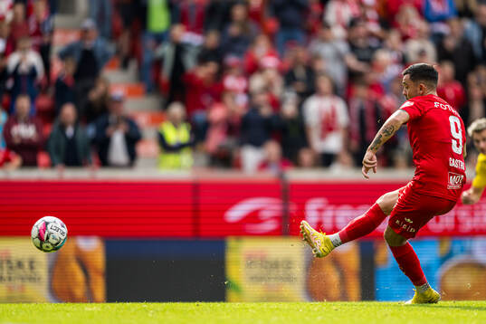 Niklas Fernando Castro of Brann scores the 1-0 goal