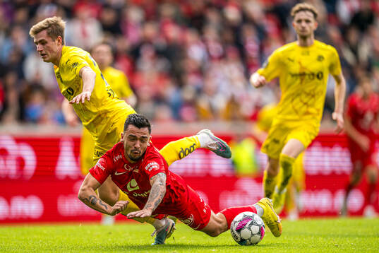 Fredrik Sjøvold of Bodø/Glimt and Niklas Fernando Castro