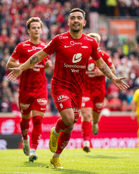 Niklas Fernando Castro of Brann celebrates