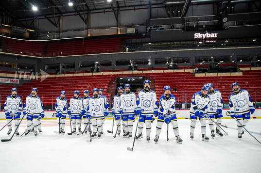 Leksands spelare jublar