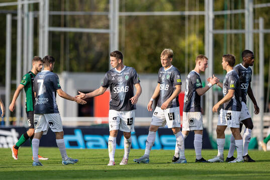 Brages spelare jublar
