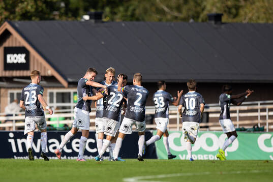 Brages spelare jublar