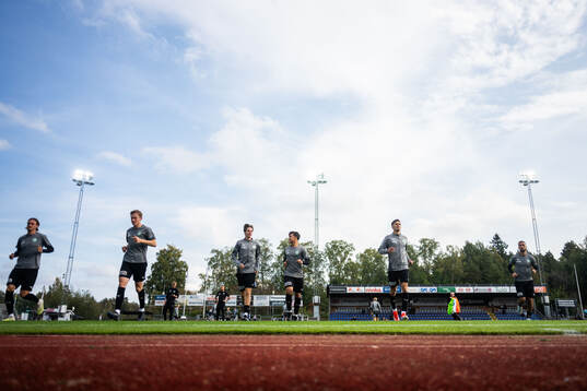 Västerås spelare värmer upp