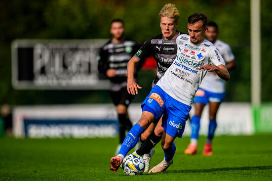 Västerås Marcus Linday och Värnamos Ajdin Zeljkovic