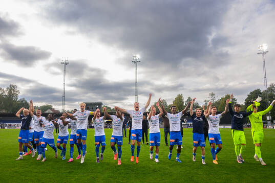 Värnamos spelare jublar