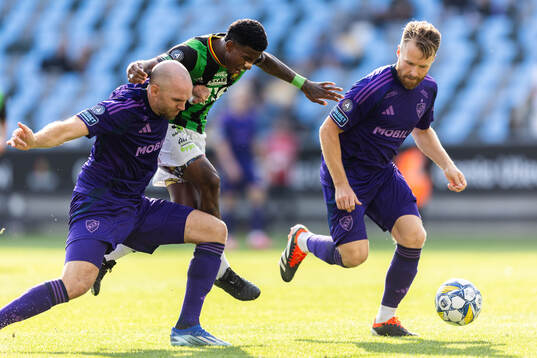Djurgårdens Marcus Danielson och Jacob Larsson mot GAIS