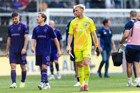 Djurgårdens målvakt Jacob Rinne deppar