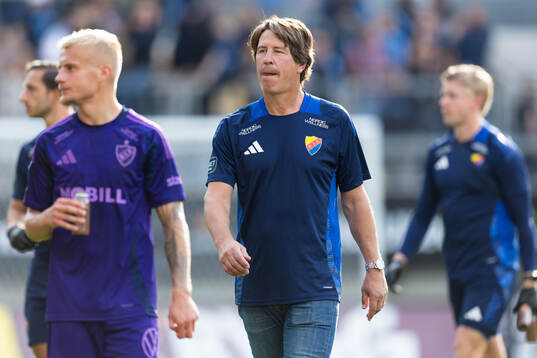 Djurgårdens tränare Thomas Lagerlöf deppar
