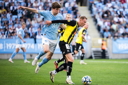 Malmö FFs Oliver Berg och Häckens Julius Lindberg