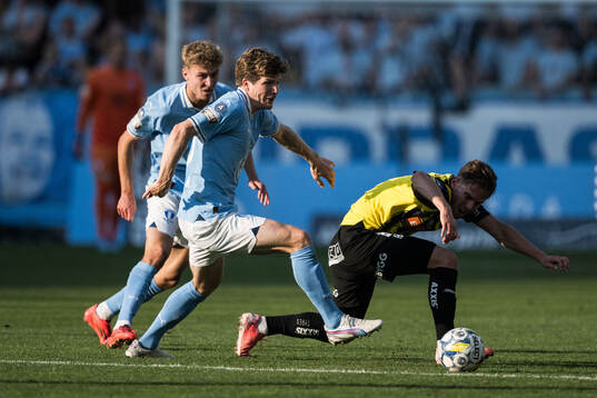 Malmö FFs Oliver Berg och Hugo Bolin och Häckens Lars