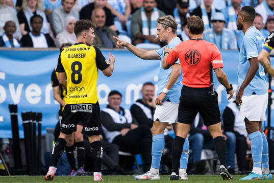 Häckens Lars Olden Larsen och Malmö FFs Jens Stryger