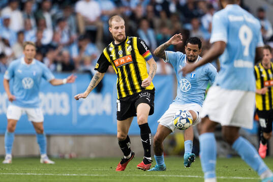 Häckens Simon Gustafson och Malmö FFs Sergio Pena
