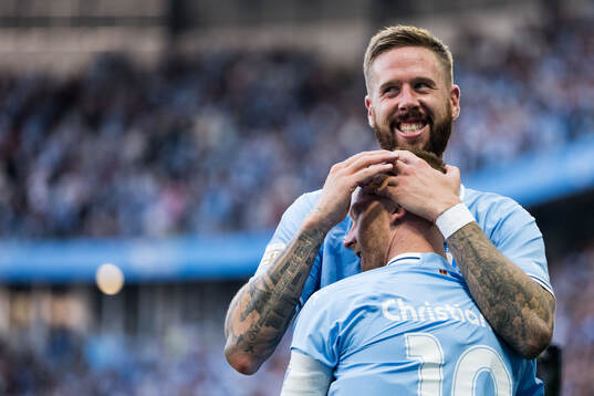 Malmö FFs Anders Christiansen jublar med Pontus Jansson