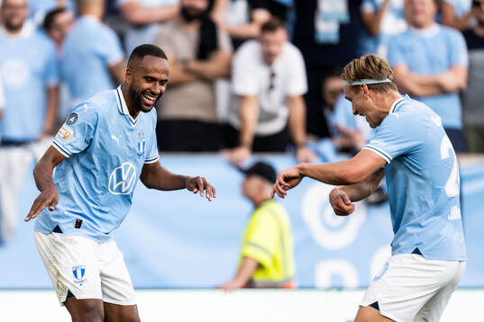 Malmö FFs Isaac Kiese Thelin och Erik Botheim jublar