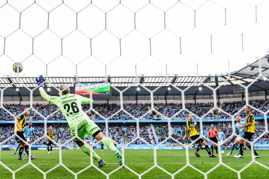 Malmö FFs Anders Christiansen gör 2-0 bakom Häckens